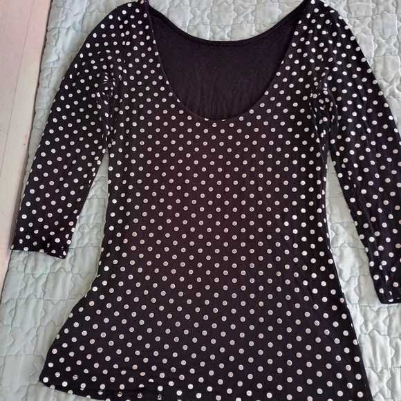 Guess scoop back top Sz Small black & white polka dot - Picture 4 of 8